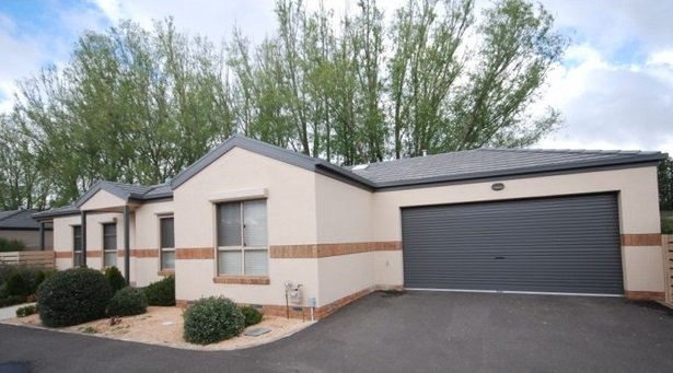 8/100 Molonglo Street BUNGENDORE 2