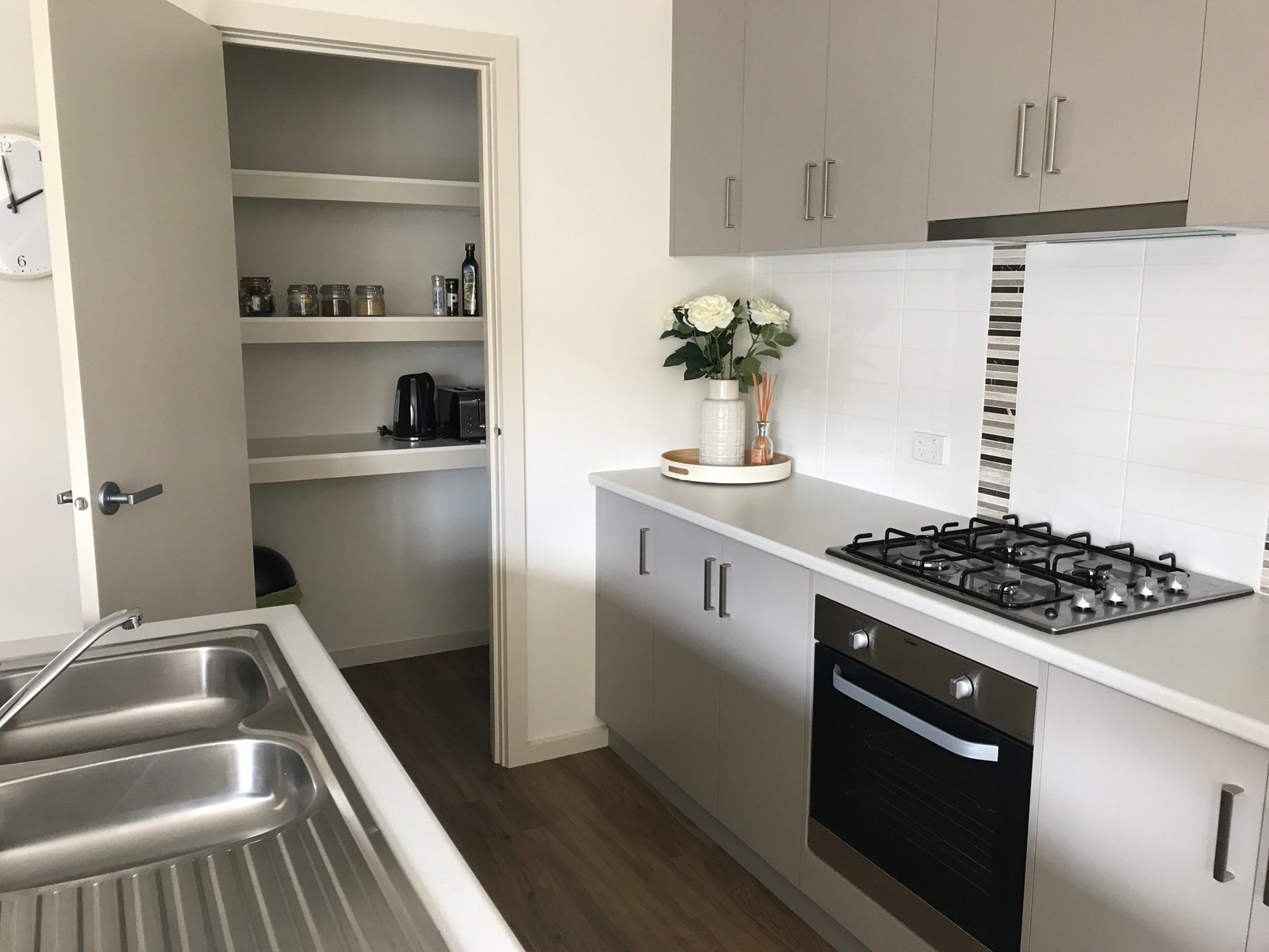 Gallery: 8/1017 Gregory Street
