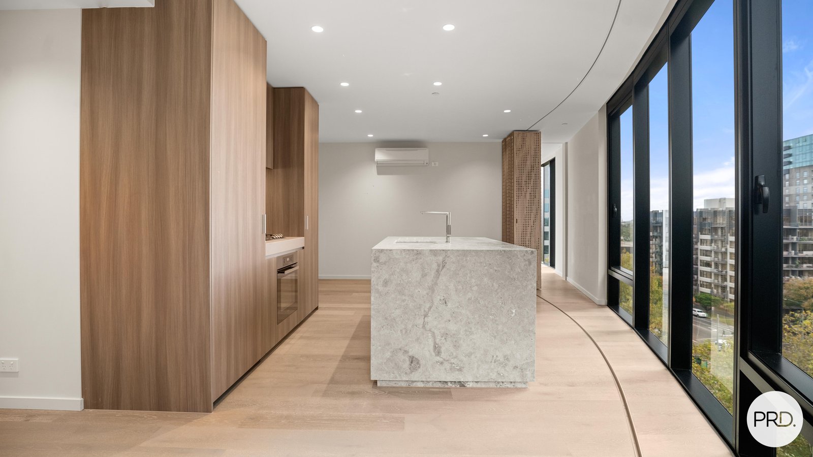 810/605 St Kilda Road MELBOURNE 1