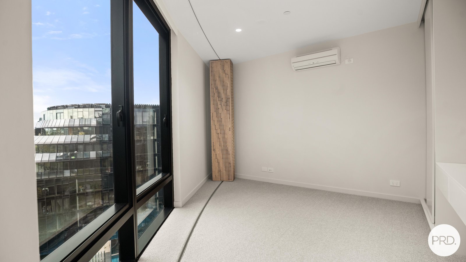 810/605 St Kilda Road MELBOURNE 4