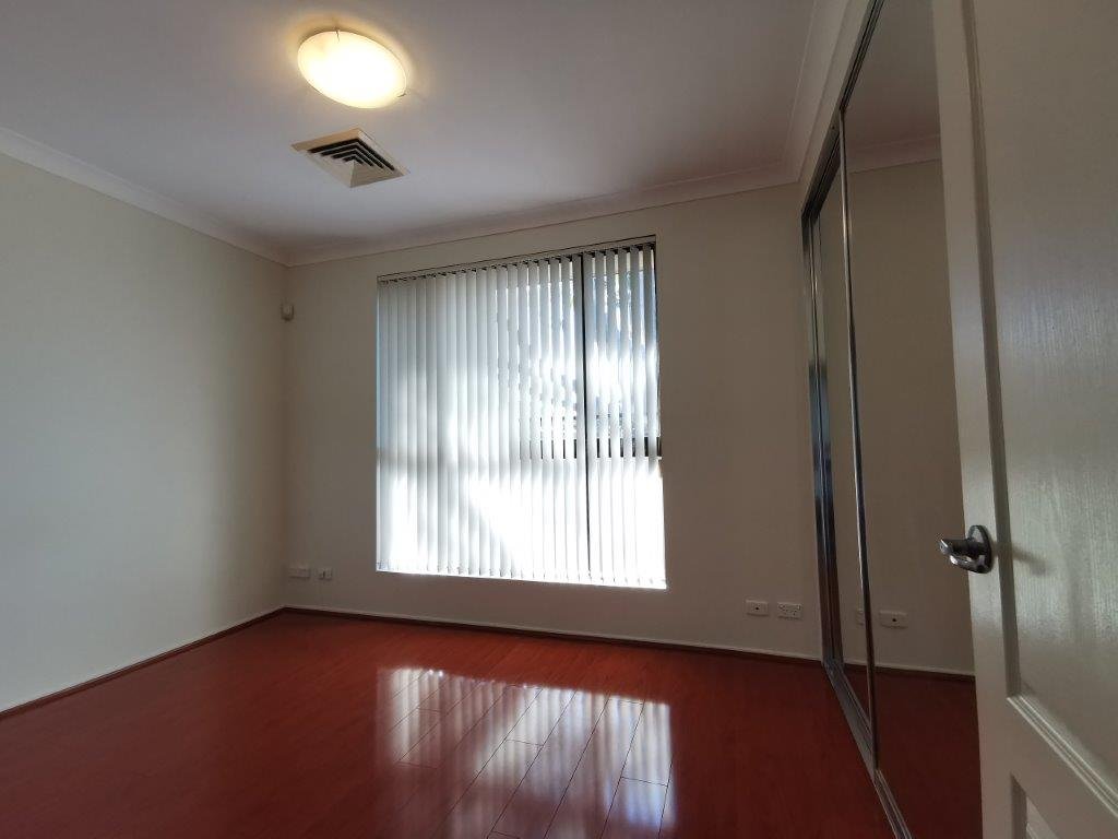 8/11 Berith Street KINGSGROVE 4