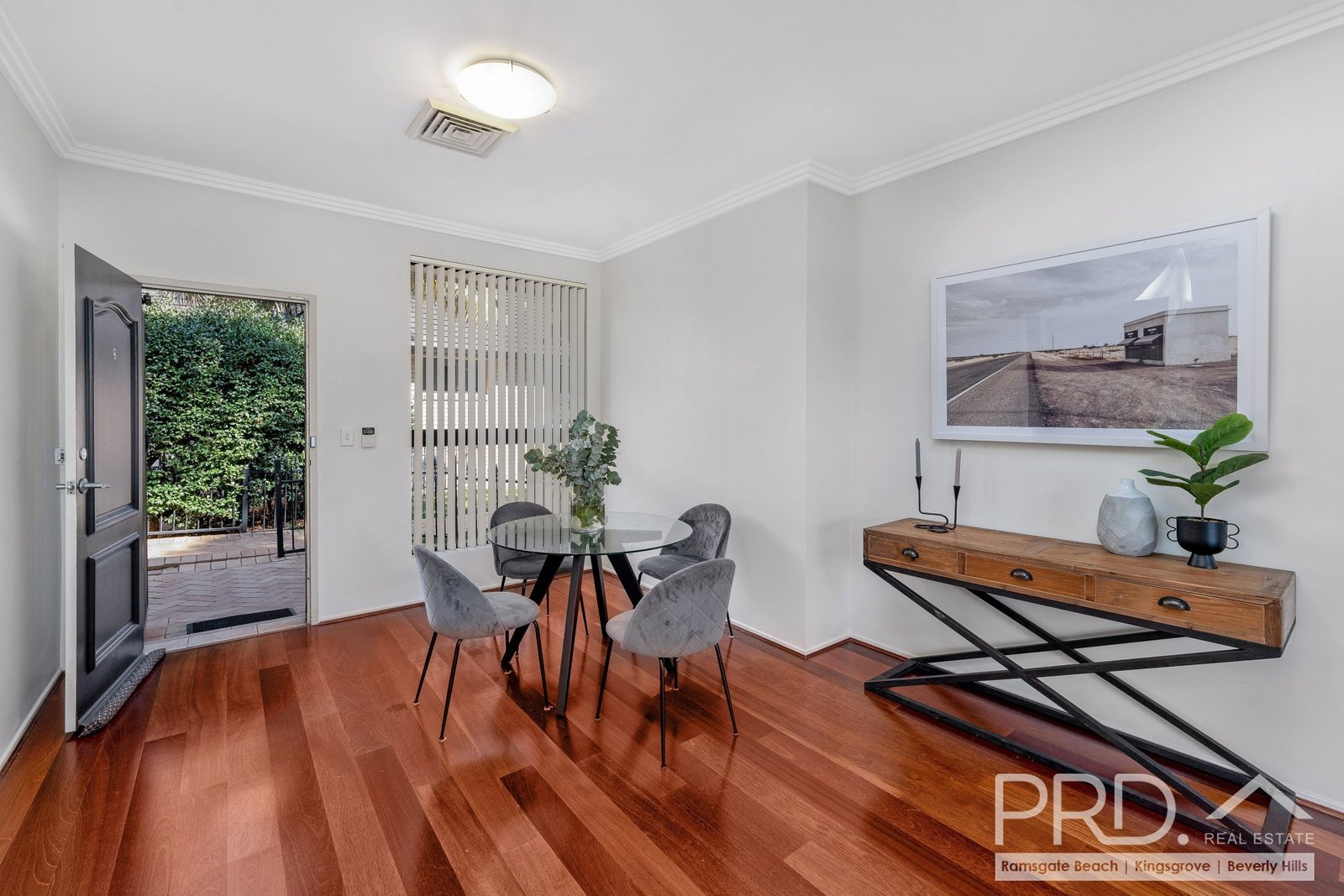 8/11 Berith Street KINGSGROVE 4