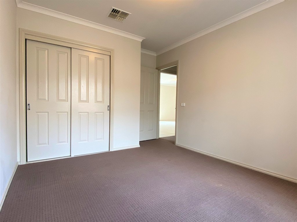 811 Centaur Road HAMILTON VALLEY 7