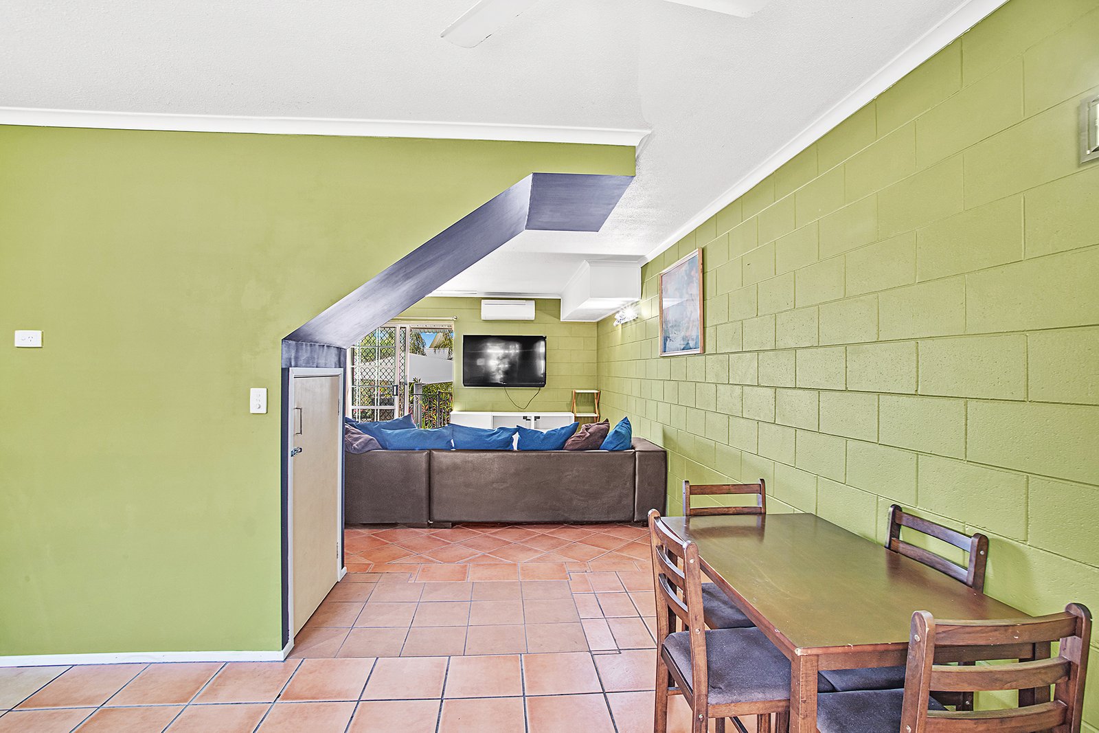 8/11 Island Drive CANNONVALE 4