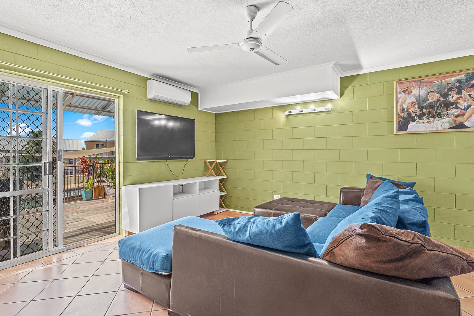 8/11 Island Drive CANNONVALE 5