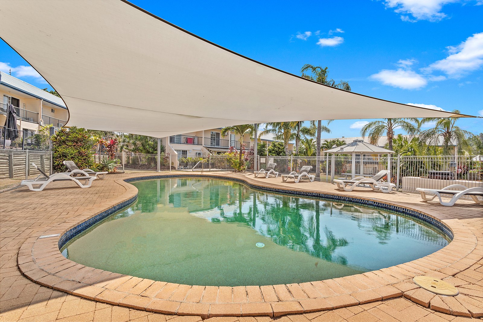 8/11 Island Drive CANNONVALE 11