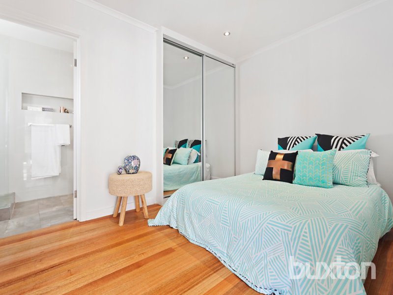 Gallery: 8/11 McDonald Street
