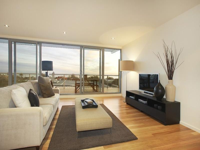 Gallery: 8/11 Waltham Street