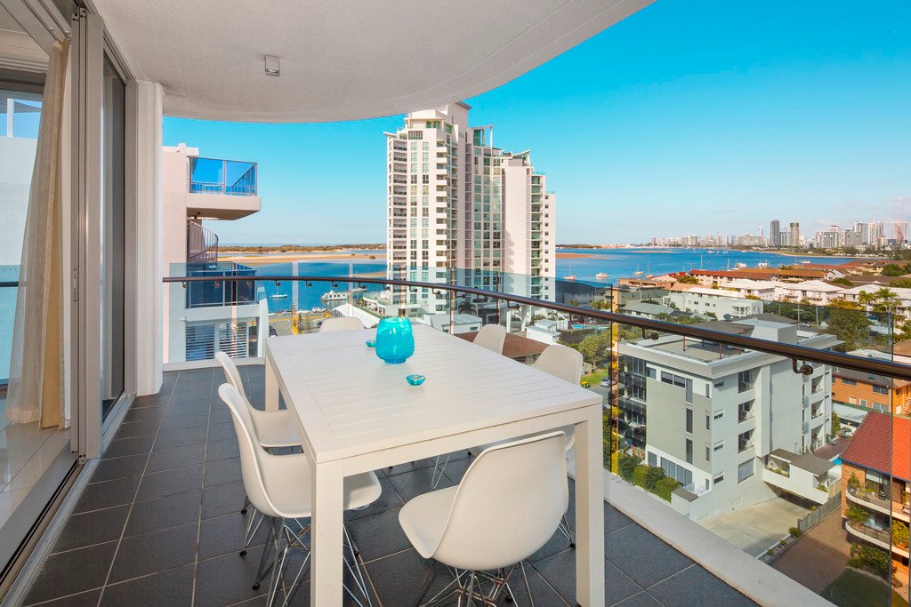 811/19 Imperial Parade LABRADOR 3