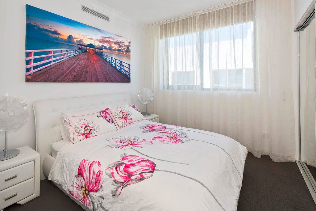 811/19 Imperial Parade LABRADOR 6