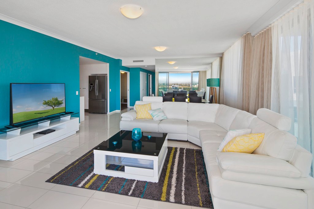 811/19 Imperial Parade LABRADOR 11