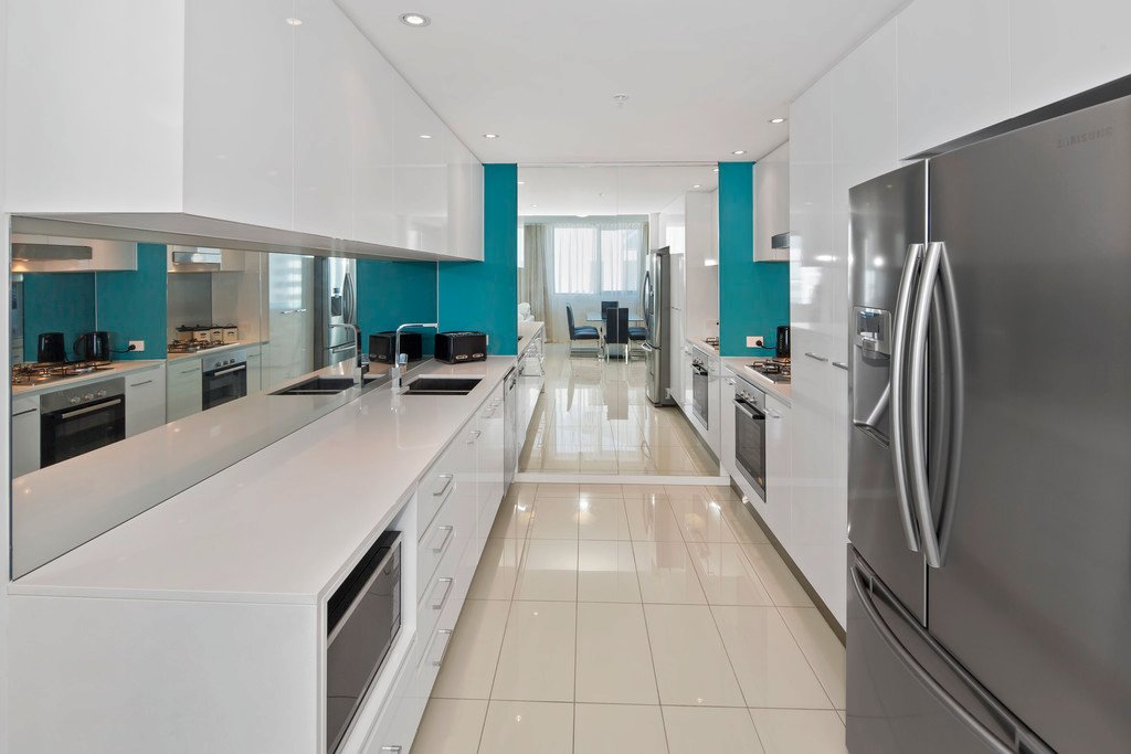 811/19 Imperial Parade LABRADOR 14