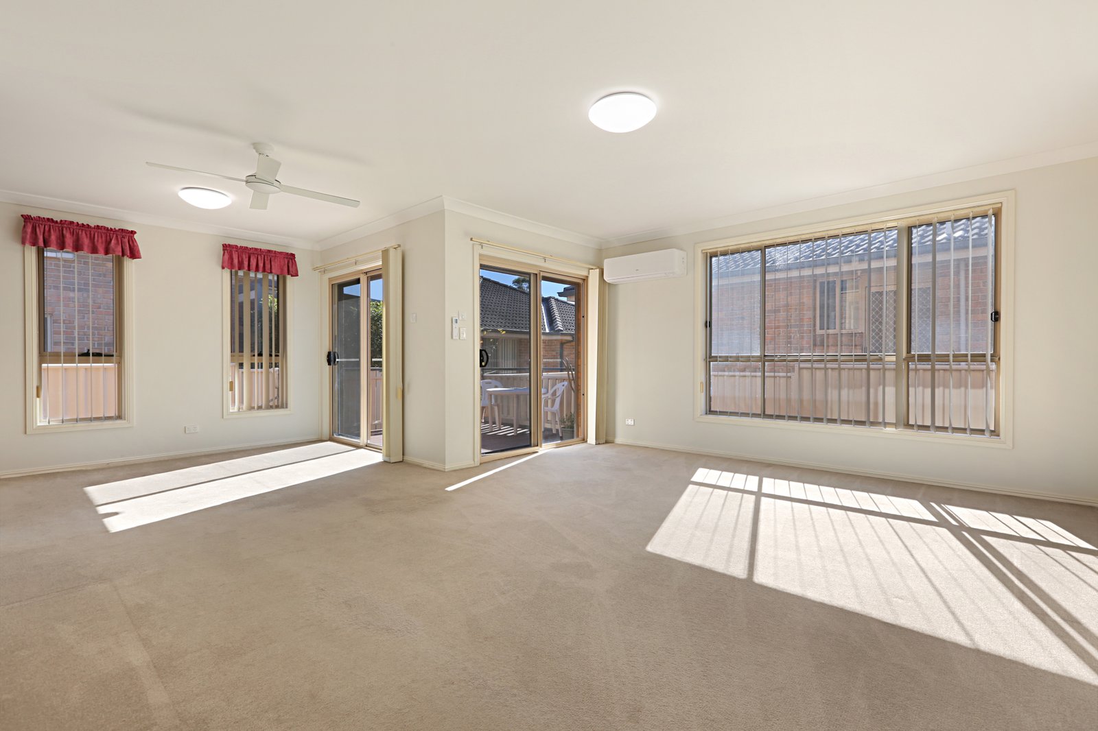 8/112 Bong Bong Road HORSLEY 3