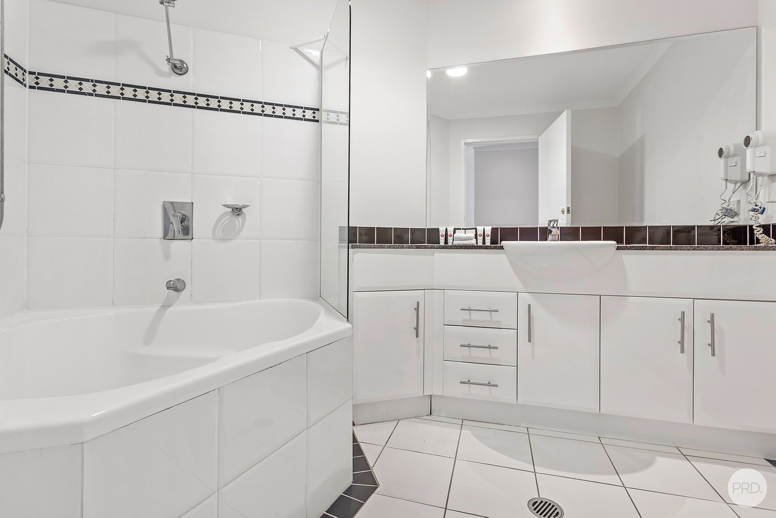 811/43 Shoal Bay Road SHOAL BAY 12