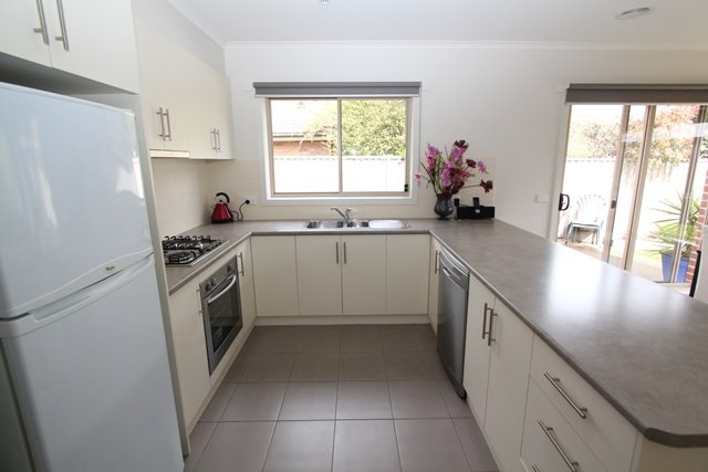 8/115A Mansfield Avenue MOUNT CLEAR 4