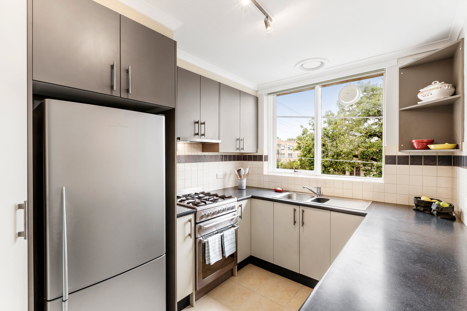 Gallery: 8/117 Alma Road