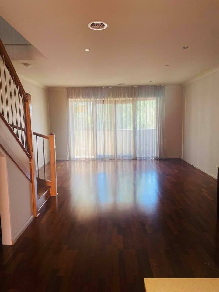 Gallery: 8/11D Murray Street