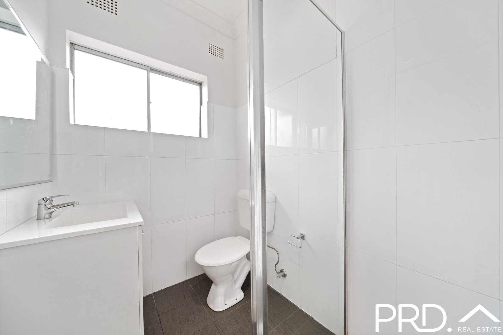 8/12 Colin Street LAKEMBA 5