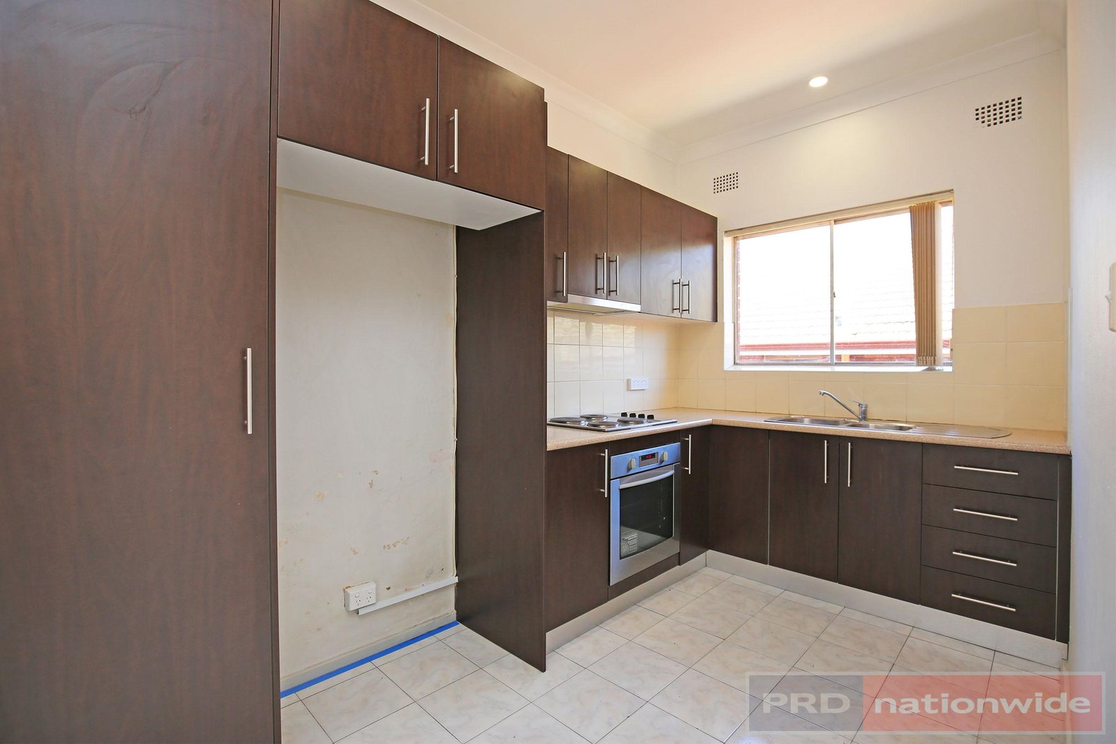 8/12 Colin Street LAKEMBA 3