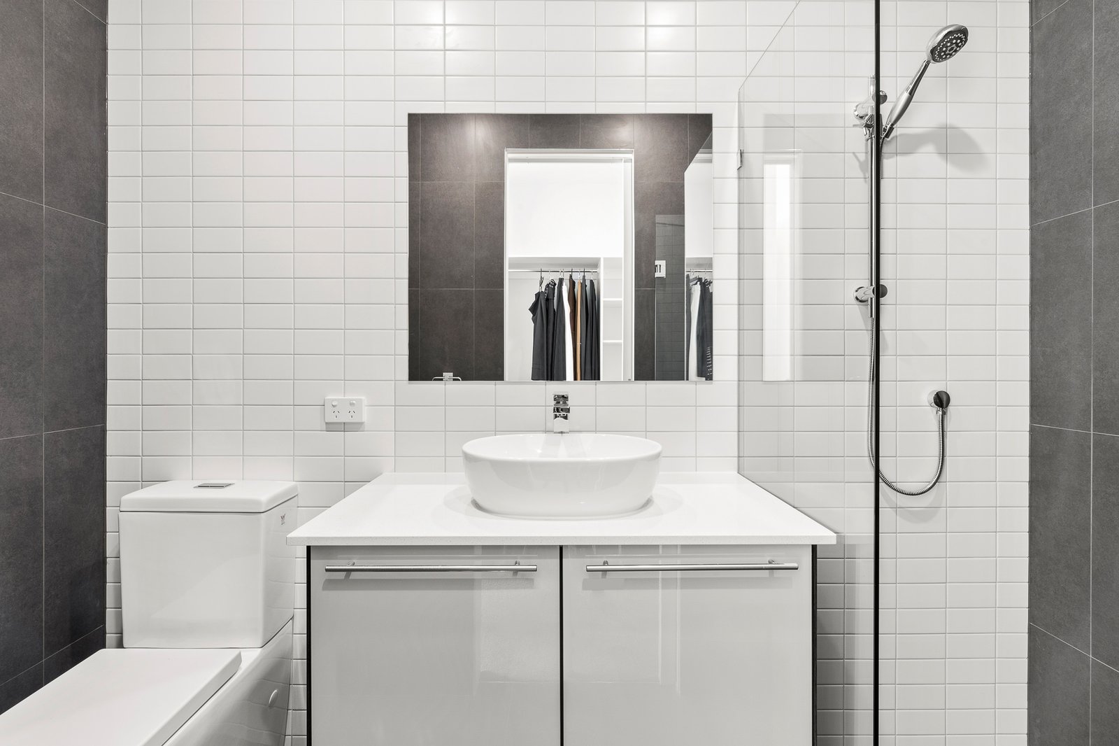 Gallery: 8/12 Gleniffer Avenue