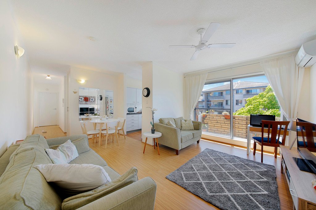 8/12 Grace Campbell Crescent HILLSDALE 1