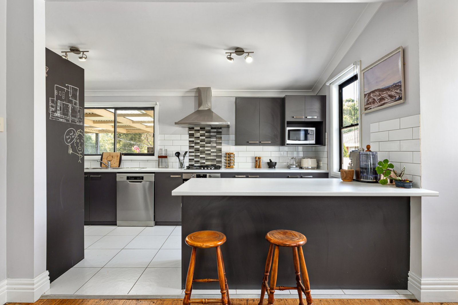Gallery: 812 Humffray Street South
