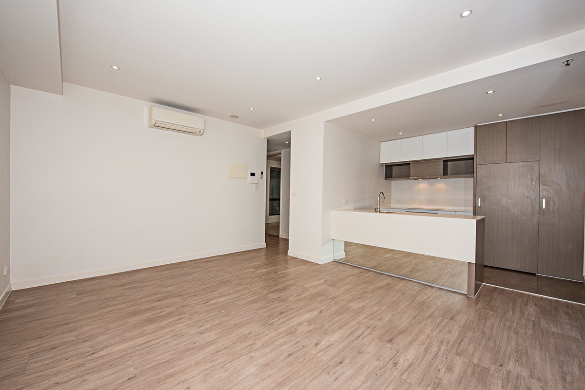 Gallery: 8/12 Llaneast Street