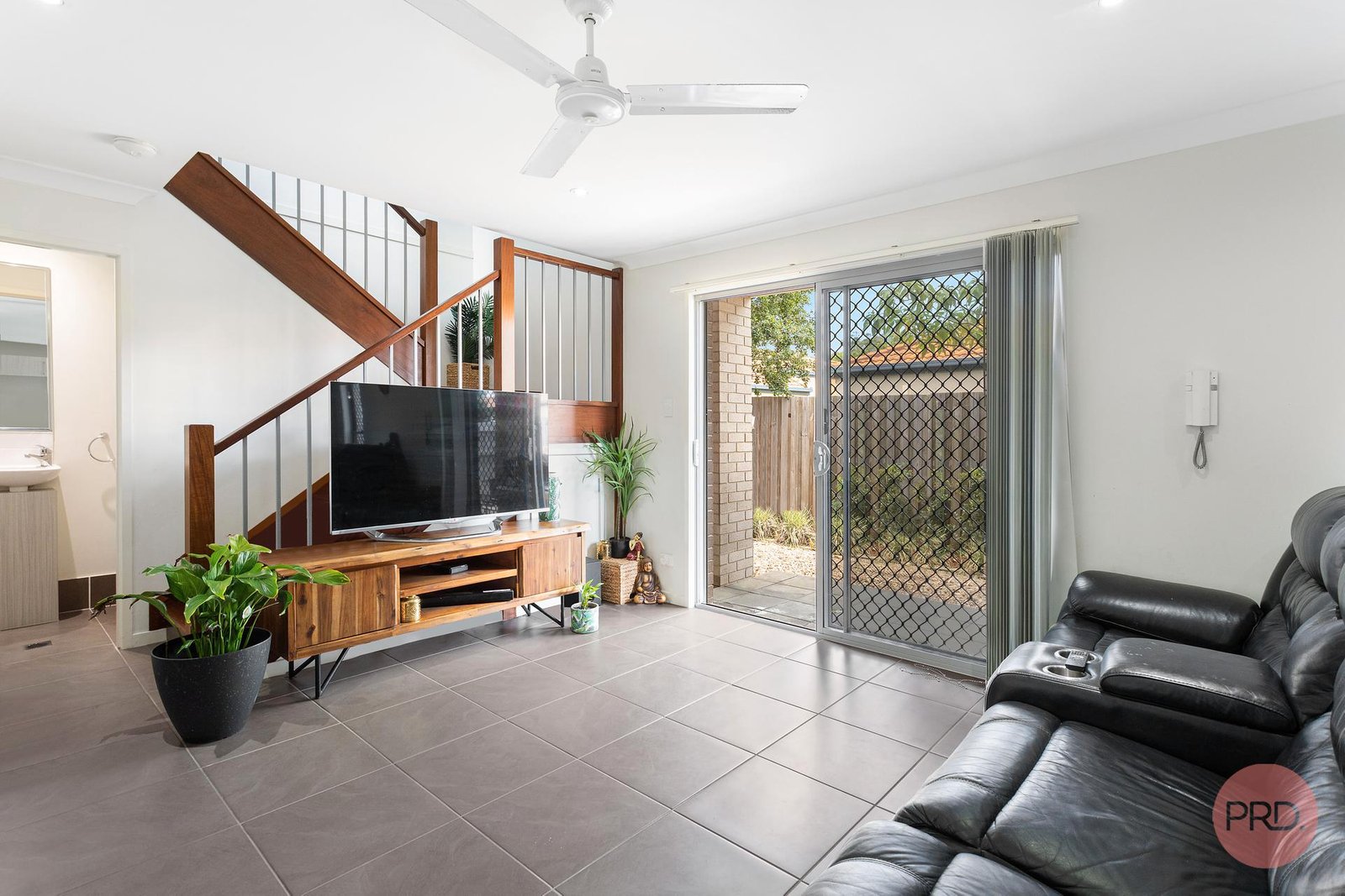 8/126 Central Street LABRADOR 1