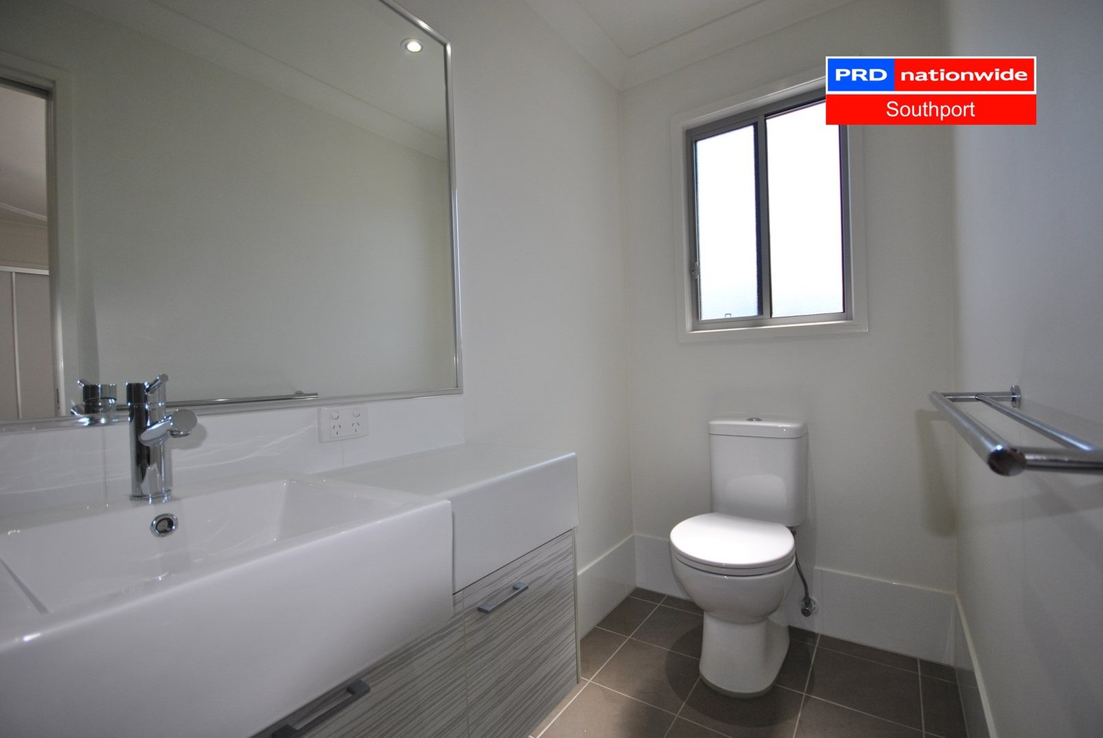8/126 Central Street LABRADOR 11