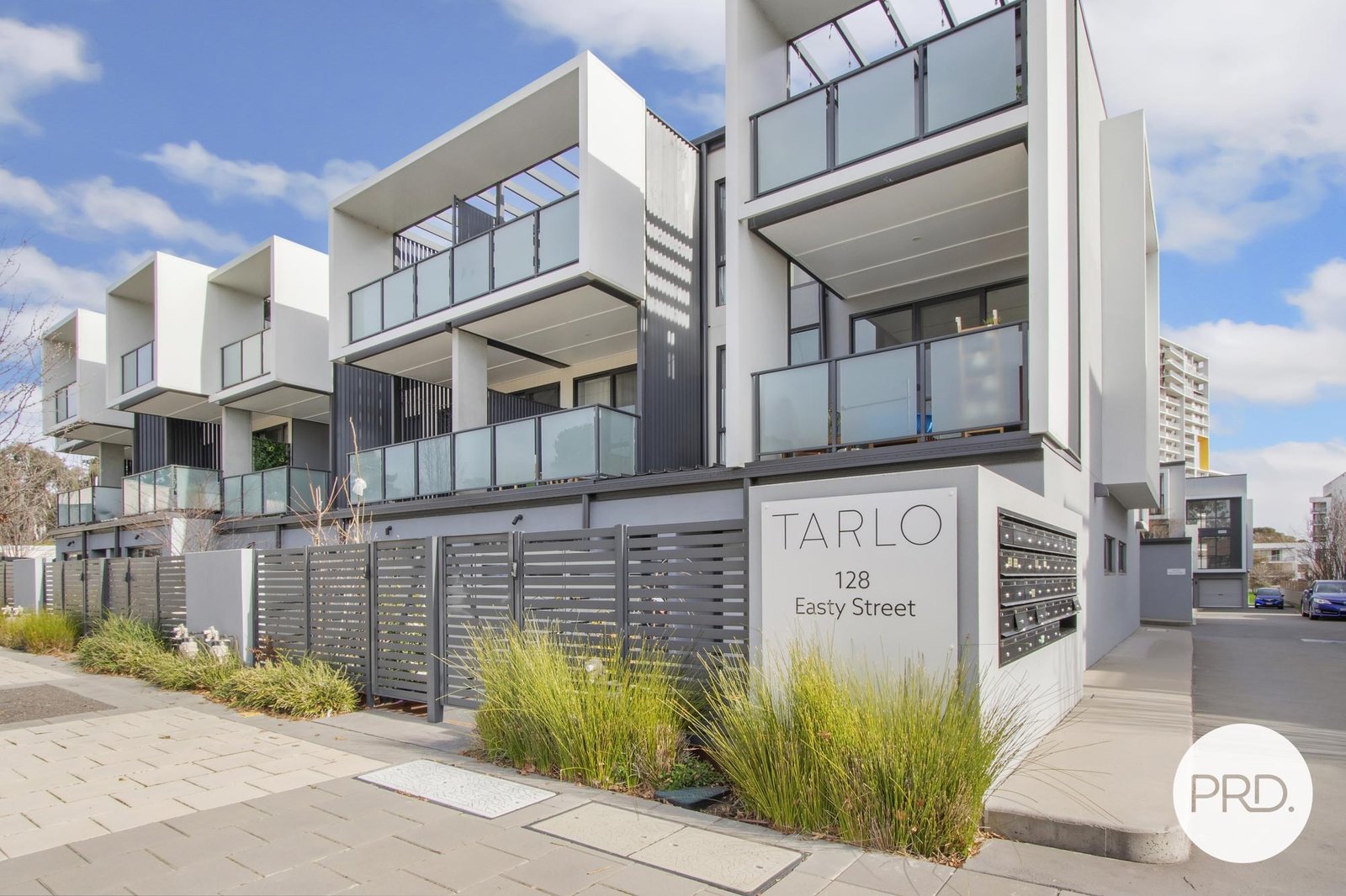 8/128 Easty Street PHILLIP 1