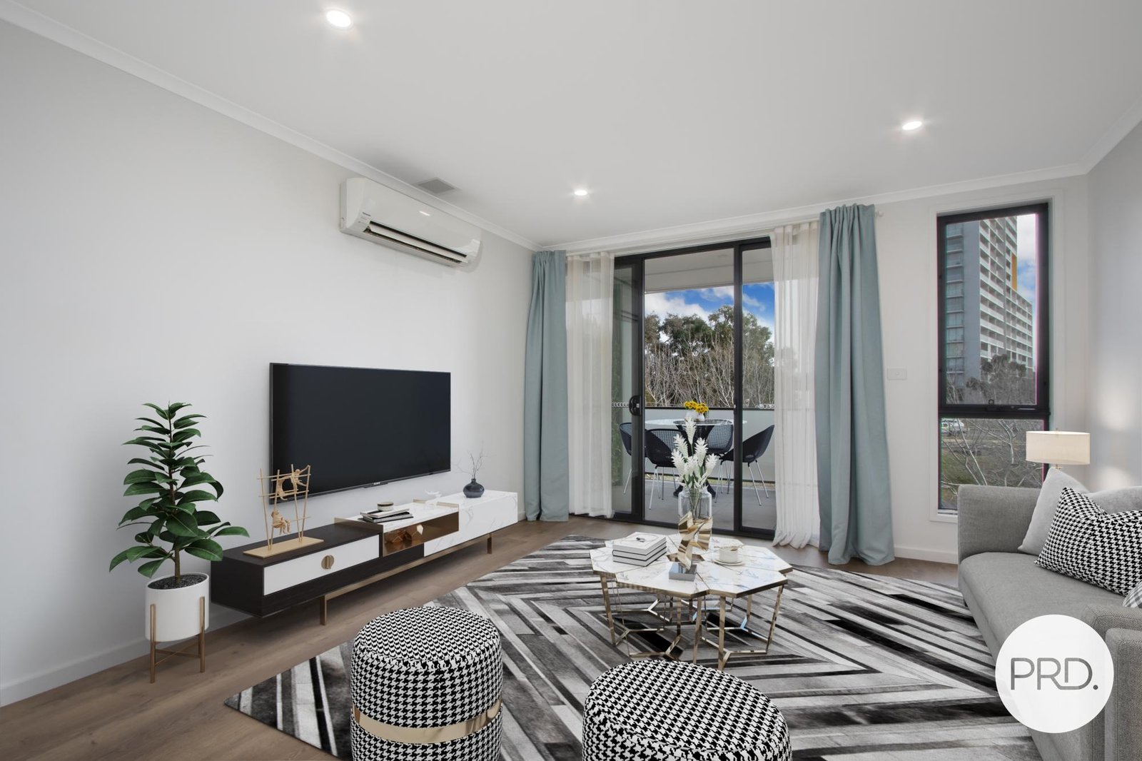 8/128 Easty Street PHILLIP 2