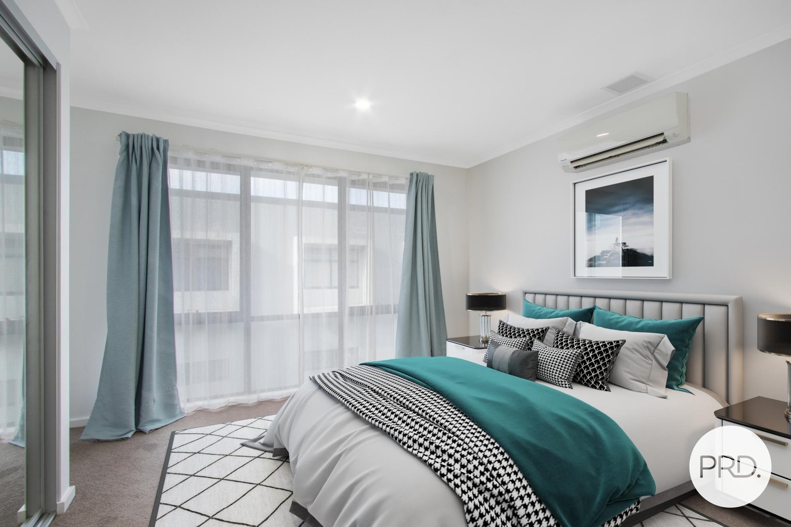 8/128 Easty Street PHILLIP 6