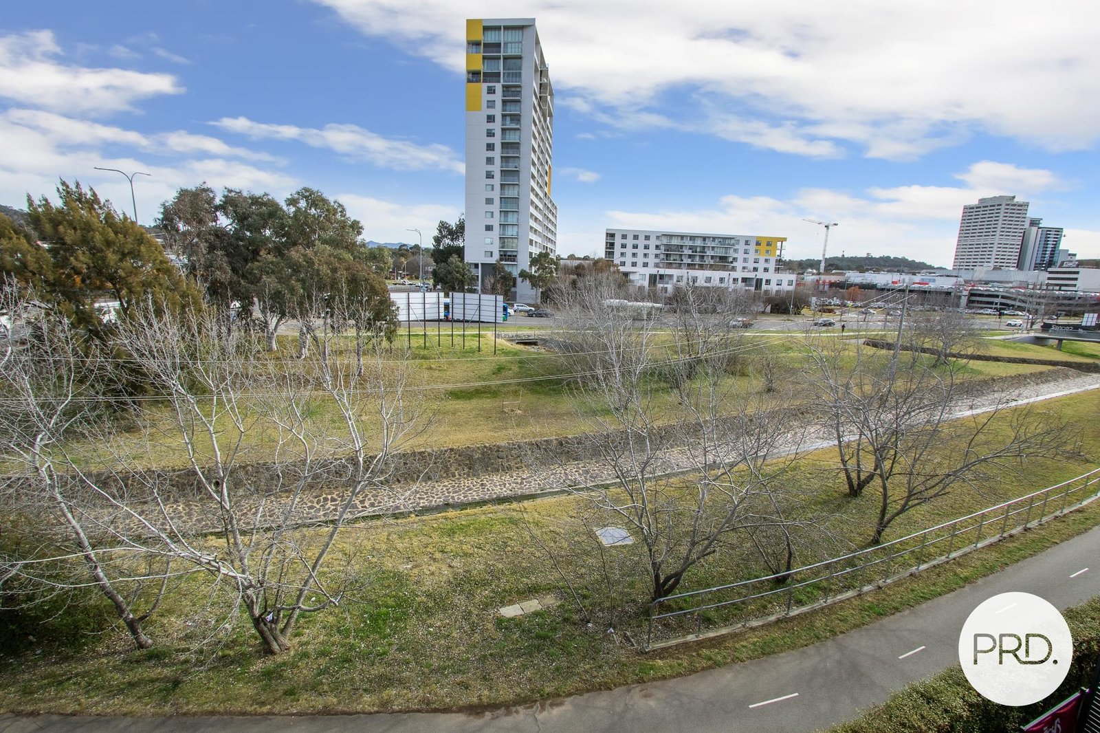 8/128 Easty Street PHILLIP 9