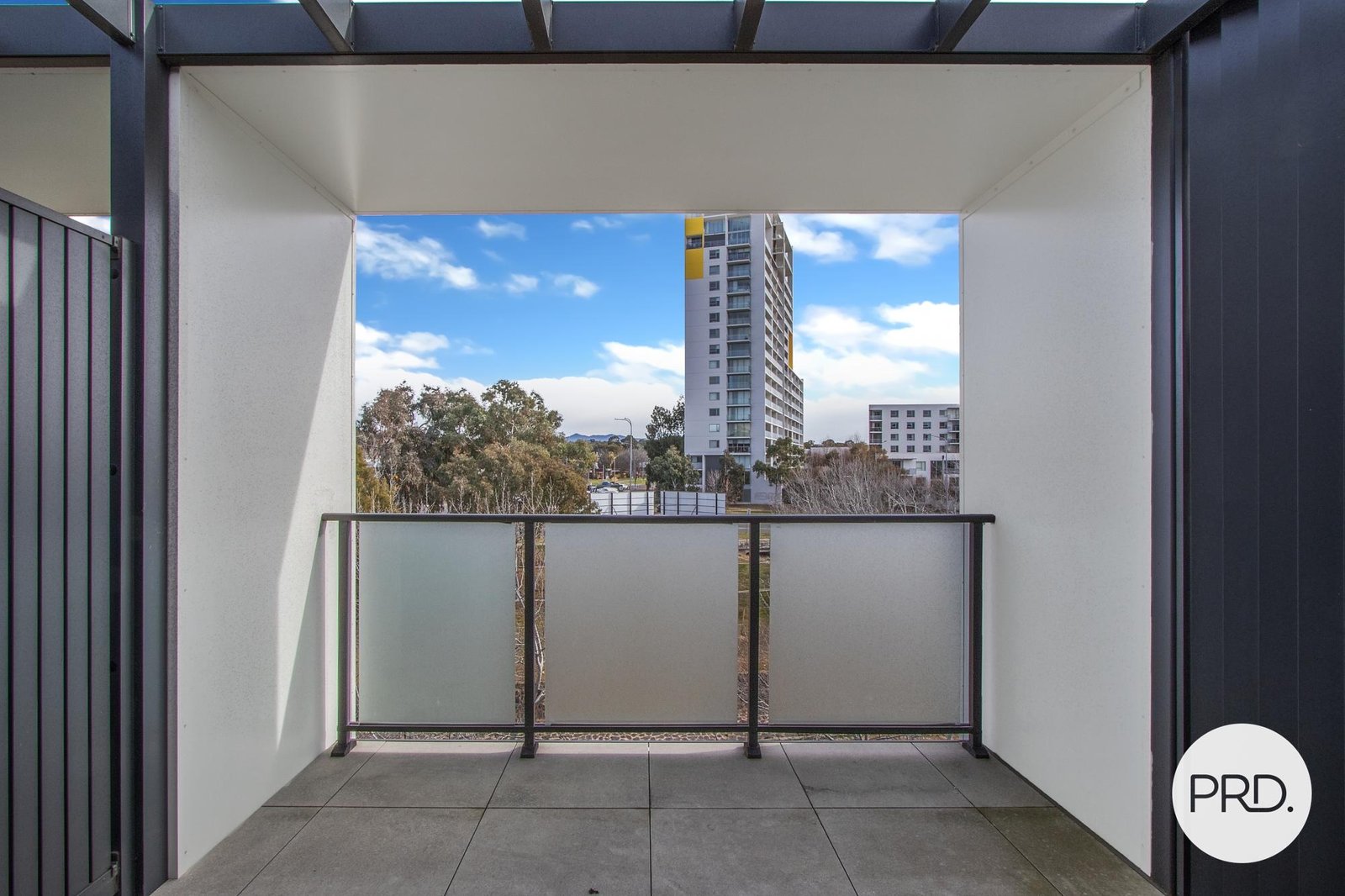 8/128 Easty Street PHILLIP 10