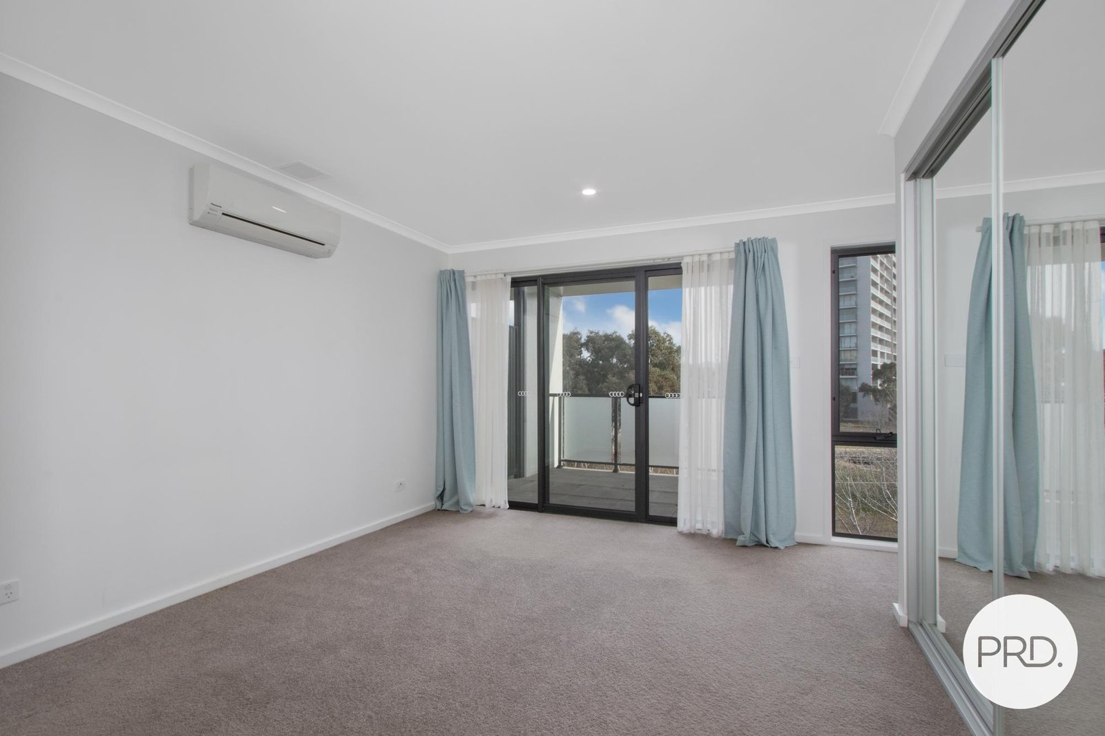 8/128 Easty Street PHILLIP 13