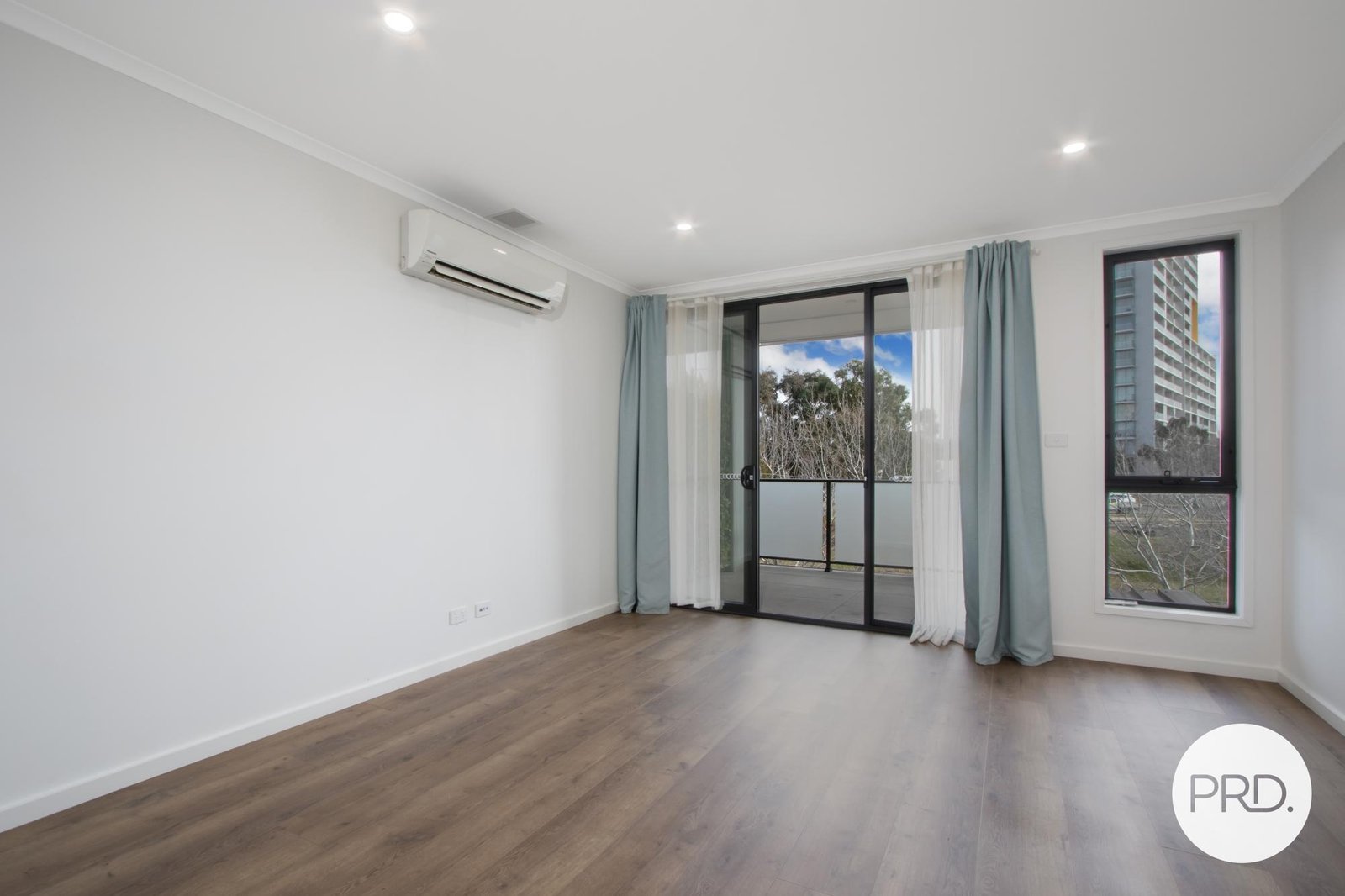 8/128 Easty Street PHILLIP 17