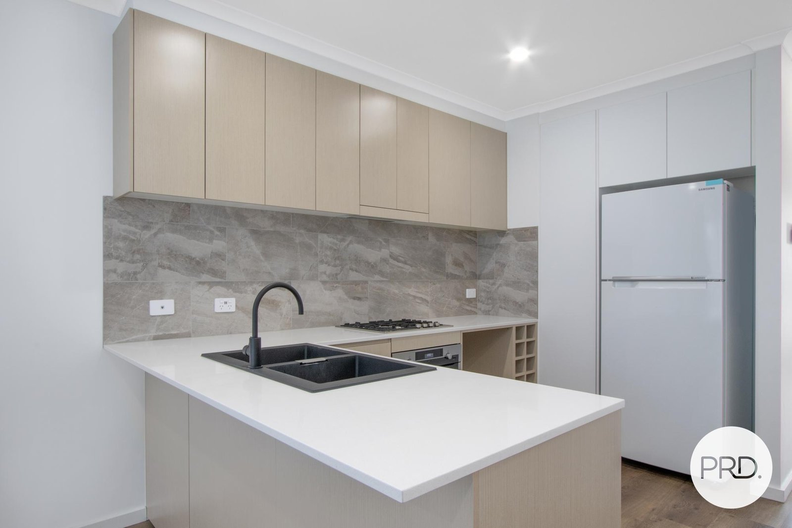 8/128 Easty Street PHILLIP 20