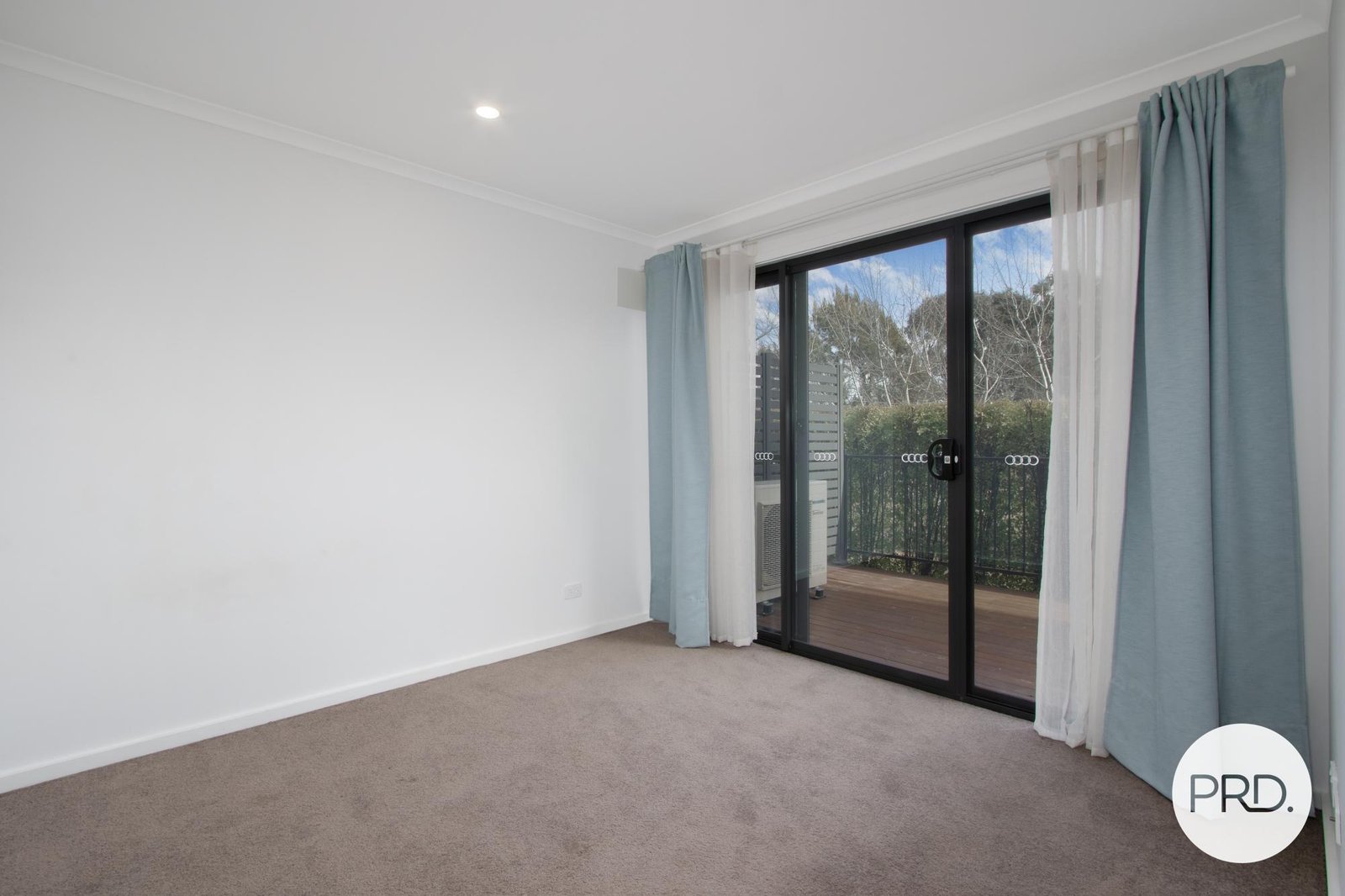 8/128 Easty Street PHILLIP 24