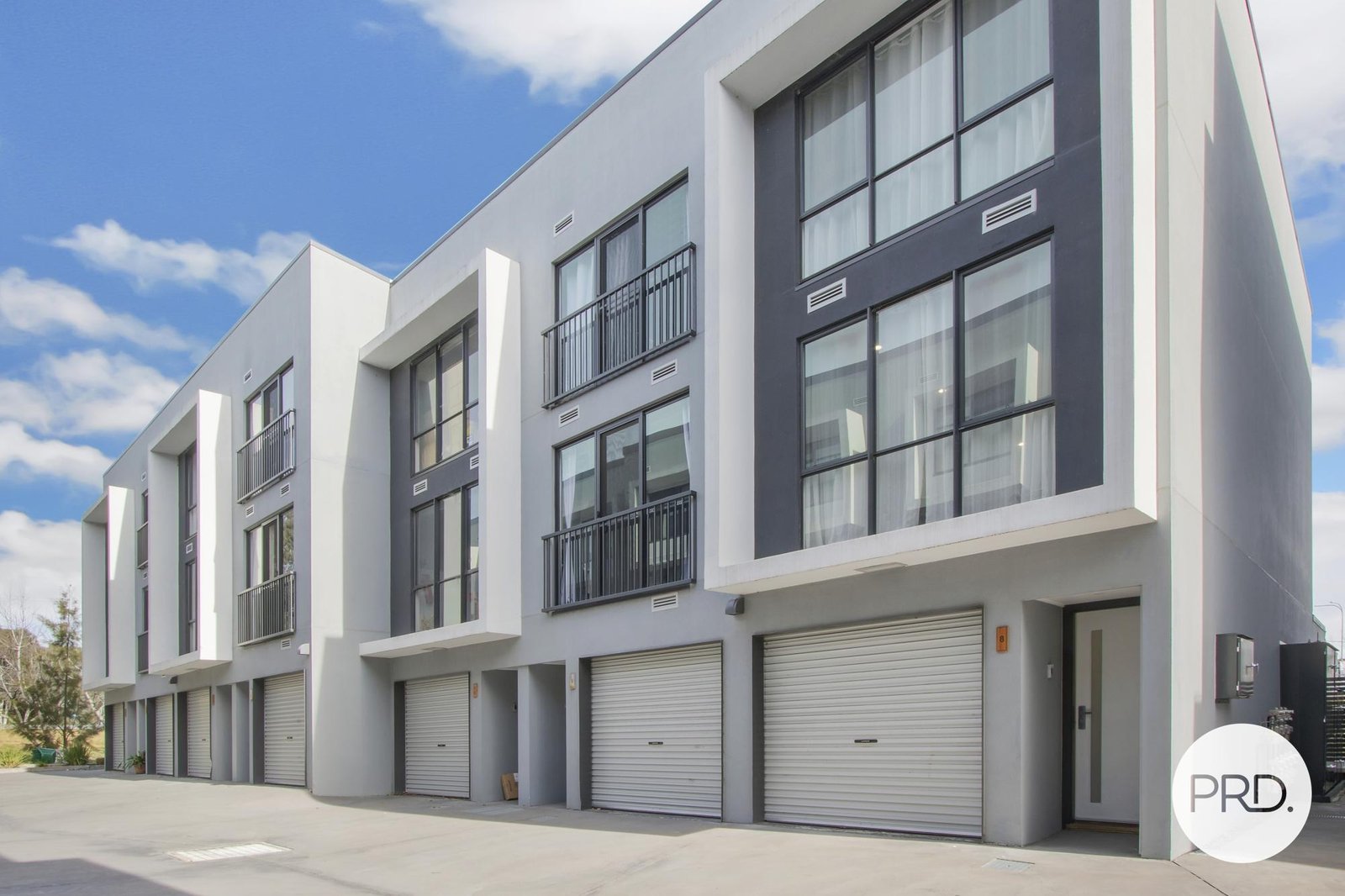 8/128 Easty Street PHILLIP 27