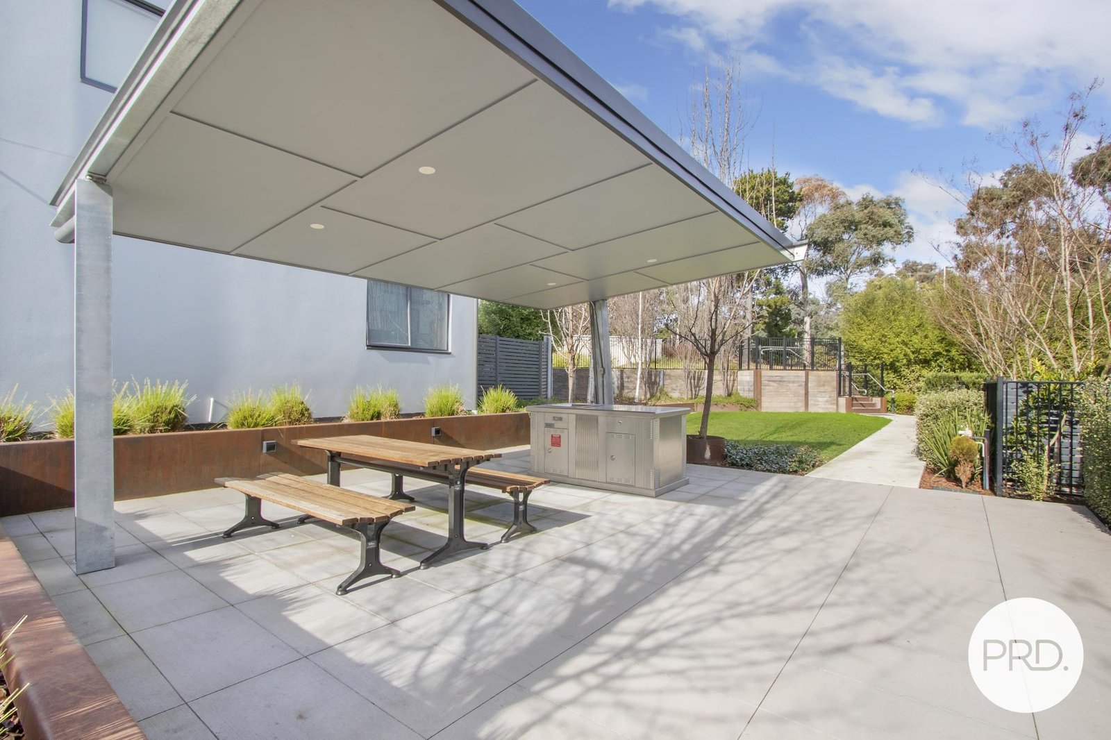 8/128 Easty Street PHILLIP 28