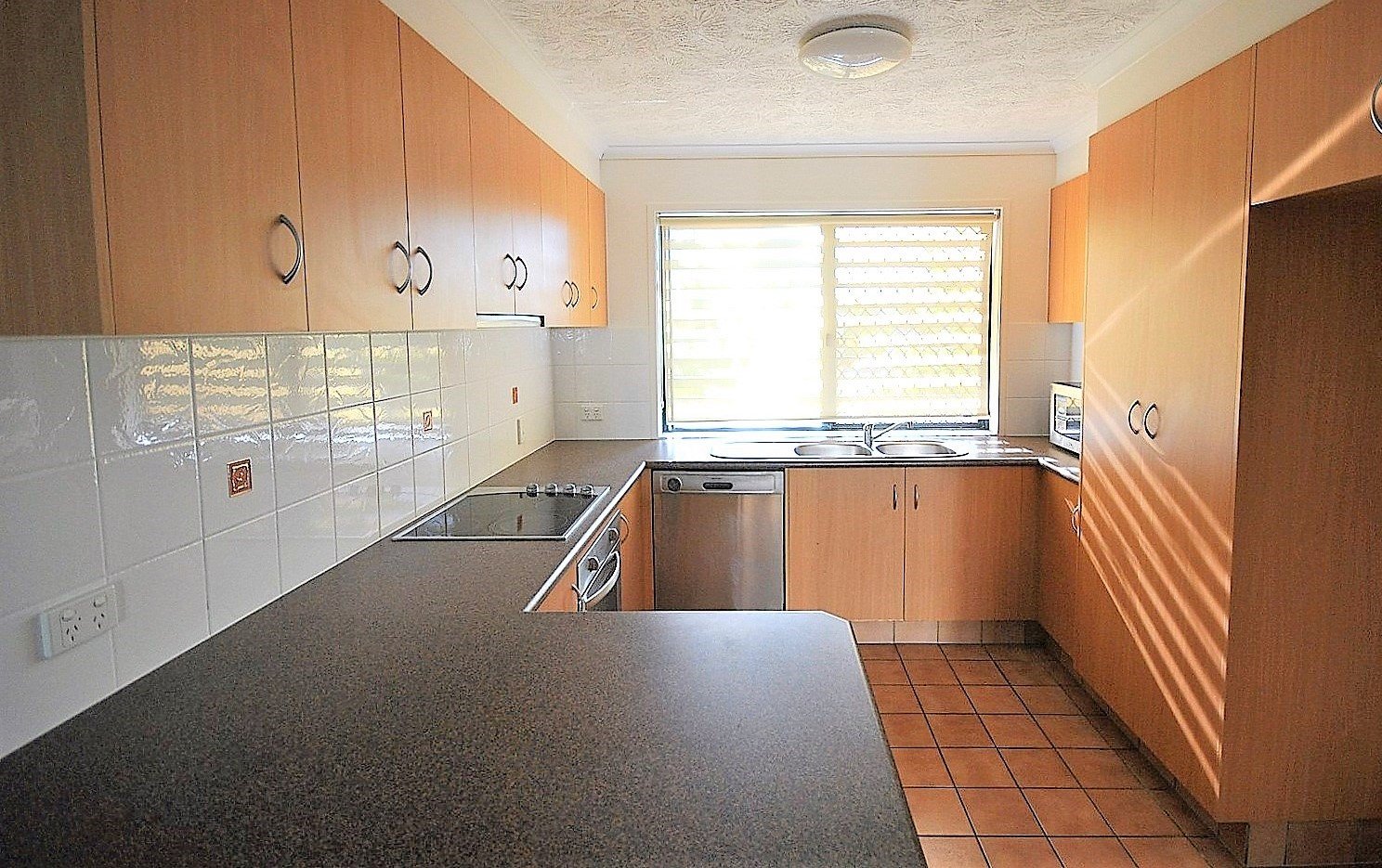 8/13-15 Johnston Street SOUTHPORT 2