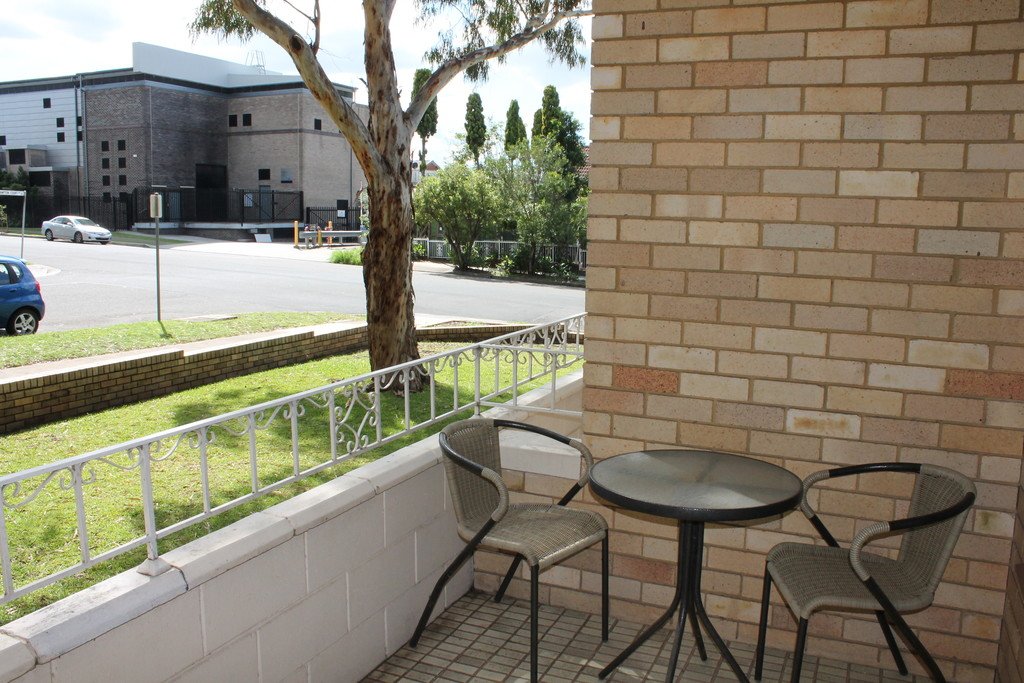 8/13 English Street KOGARAH 9