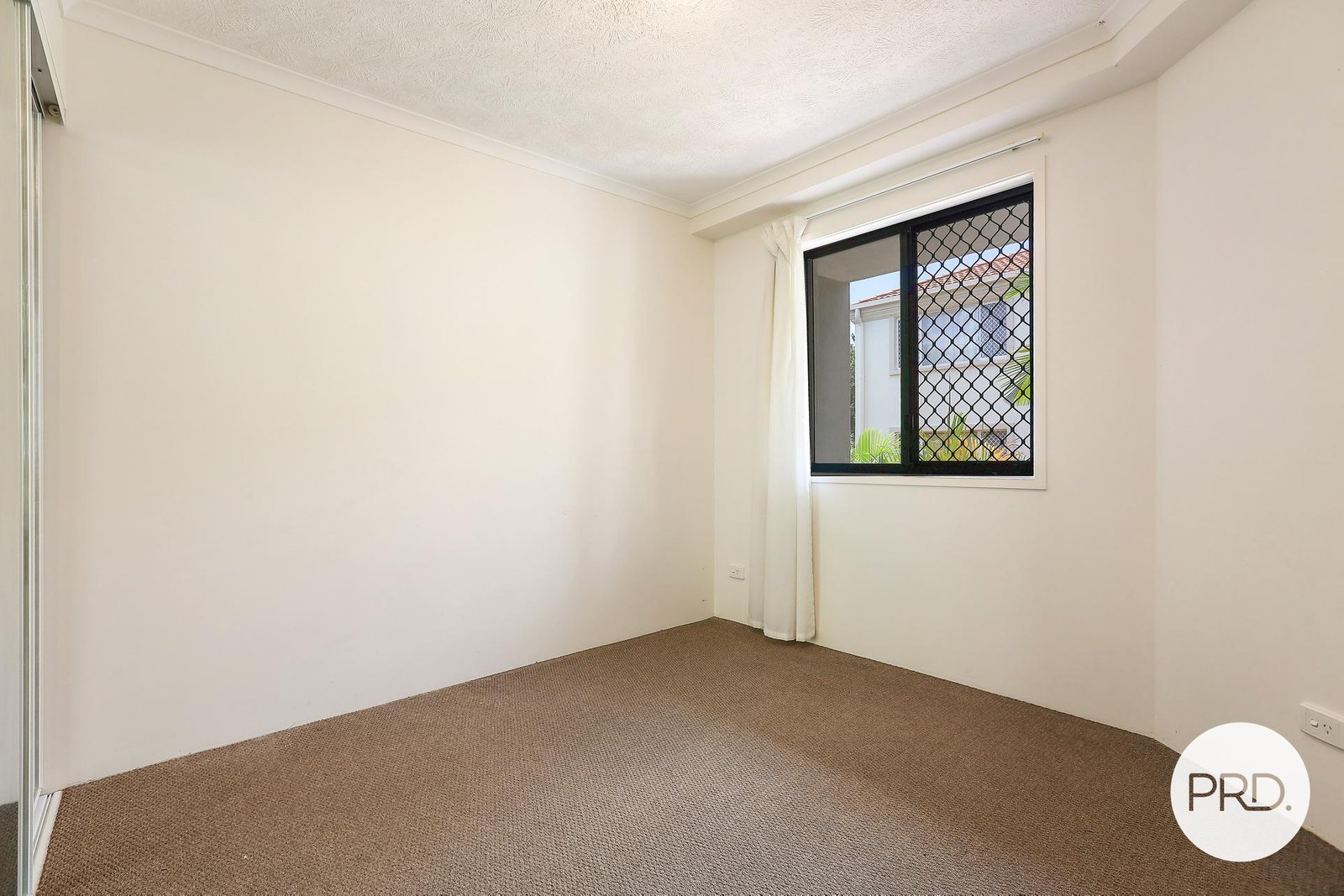 8/13 Johnston Street SOUTHPORT 8