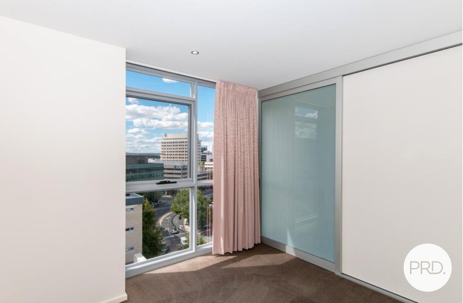 81/3 London Circuit CITY 9