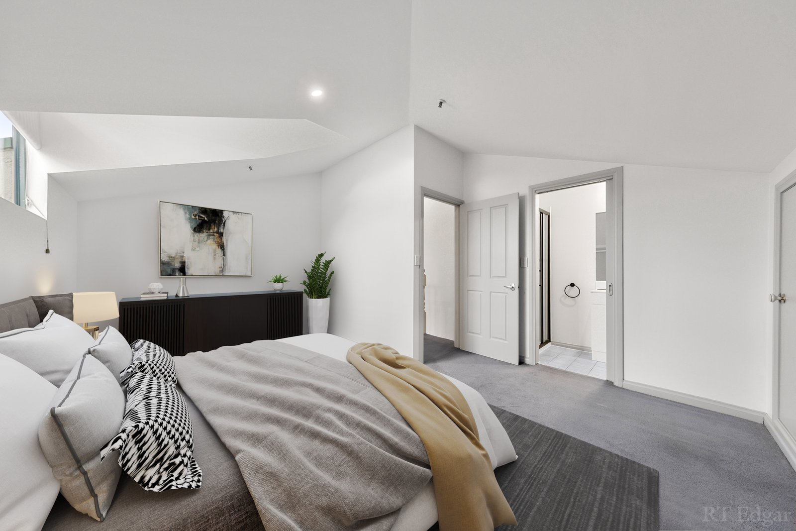 Real Estate and Property in 8/13 Oxford Street, Box Hill, VIC