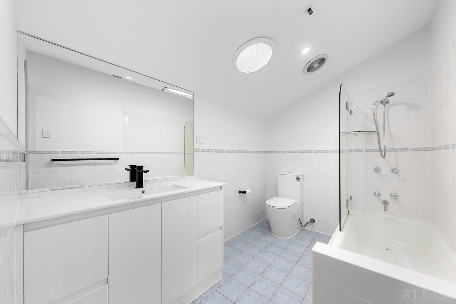 Real Estate and Property in 8/13 Oxford Street, Box Hill, VIC