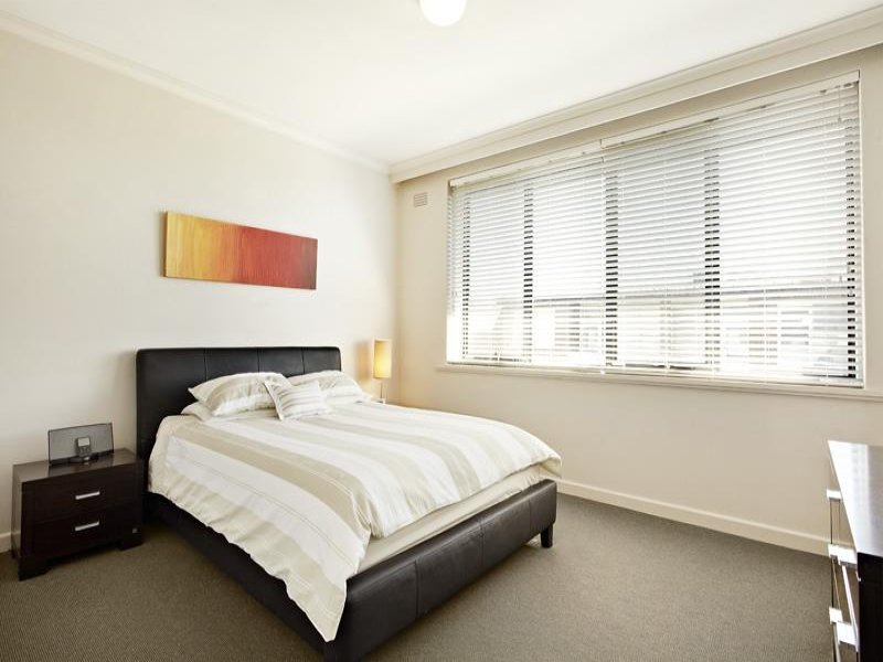 Gallery: 8/133 Brighton Road