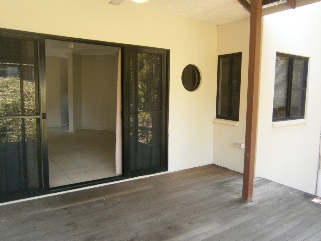 8/14 Altmann Avenue CANNONVALE 13