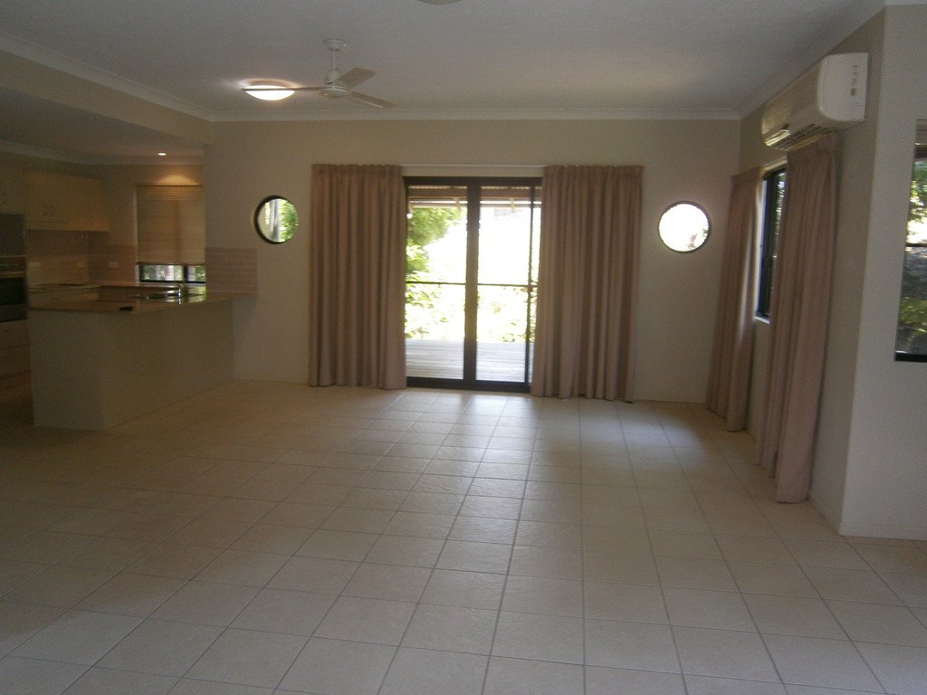 8/14 Altmann Avenue CANNONVALE 6