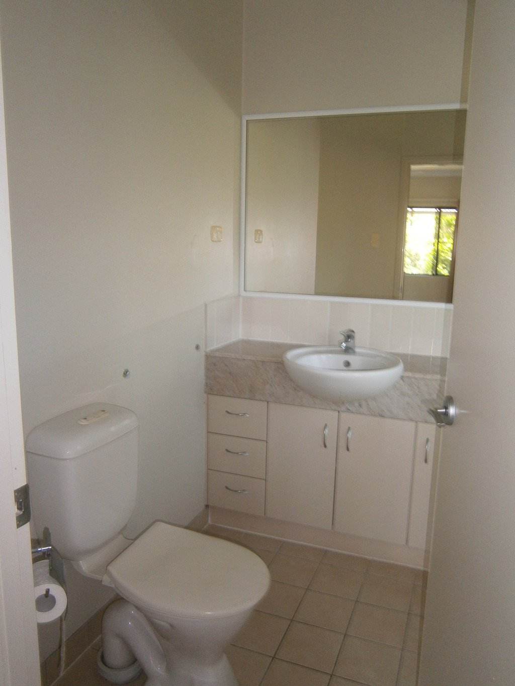 8/14 Altmann Avenue CANNONVALE 8